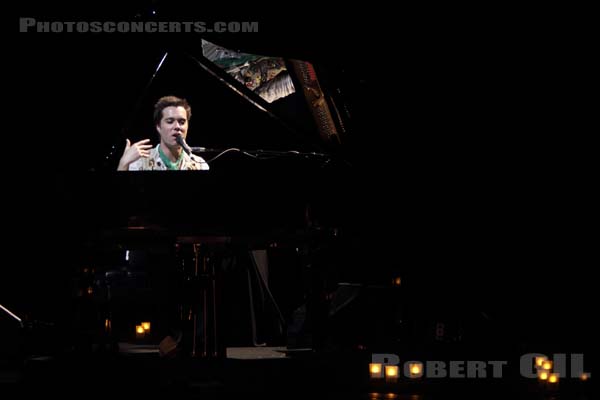 RUFUS WAINWRIGHT - 2010-05-03 - PARIS - Theatre Mogador - 